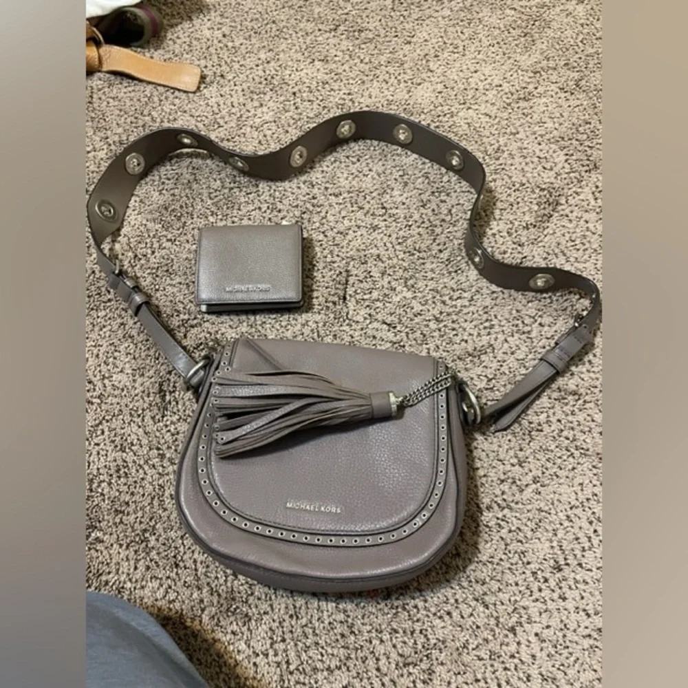 Michael Kors crossbody bag and small wallet - Picture 1 of 8